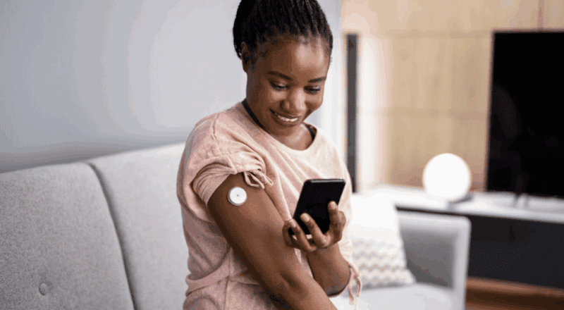Cuidados para controlar o diabetes no inverno, incluindo hidratação e alimentação saudável